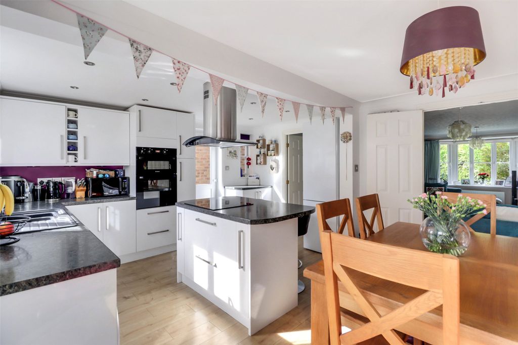 Property photo 2 of 16 Picture No. 14