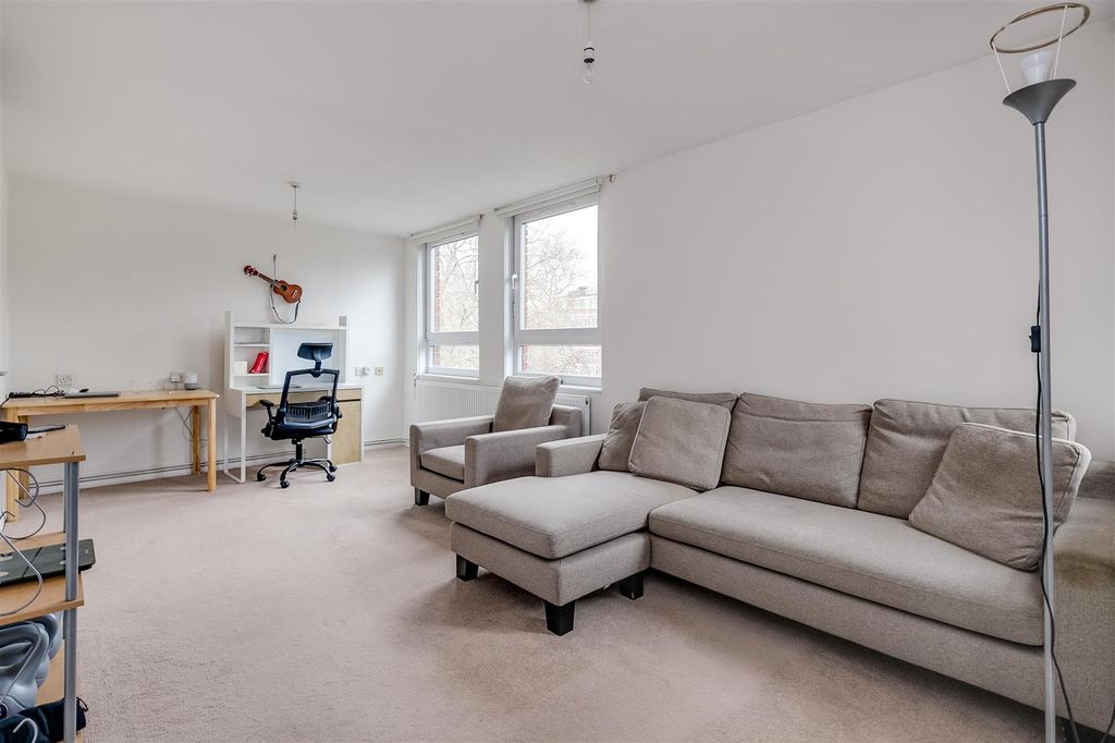 Property photo 2 of 8