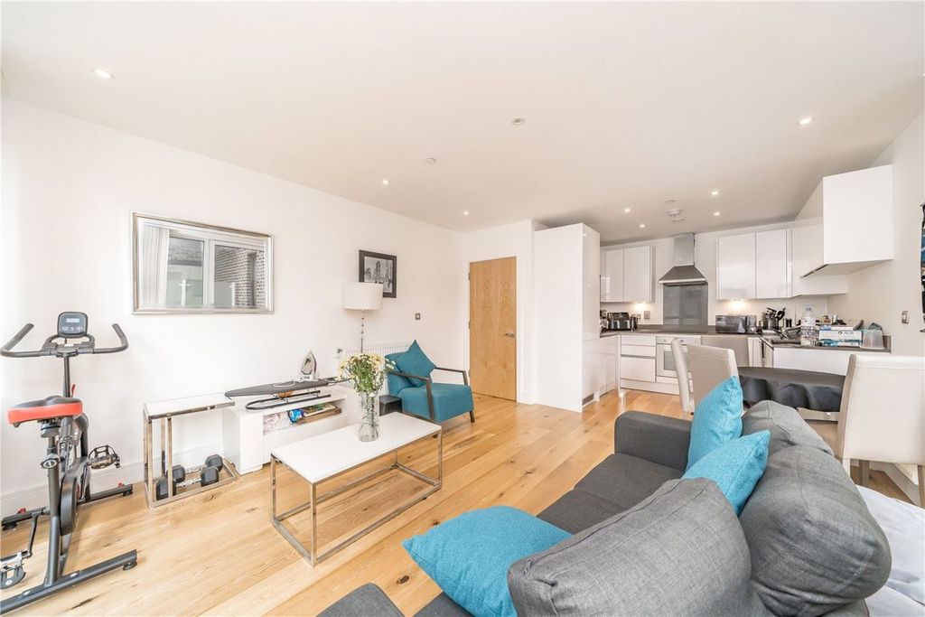 Property photo 2 of 10