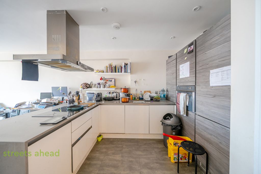 Property photo 3 of 19 845c8171-1d30-487...