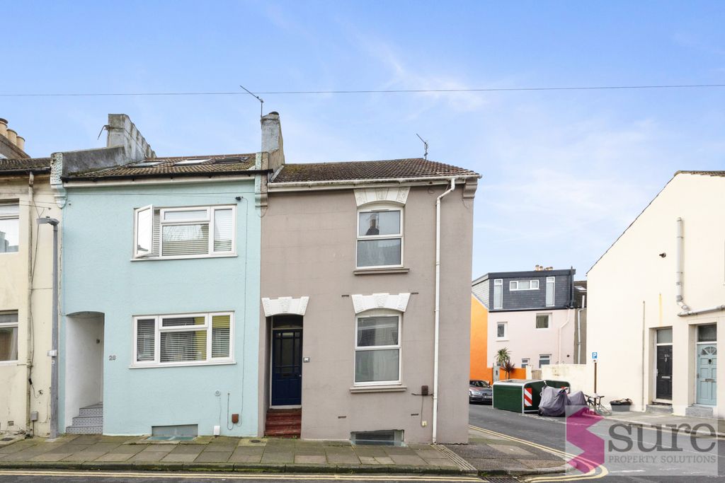 Property photo 1 of 7 Rochester Street, 24 - 008