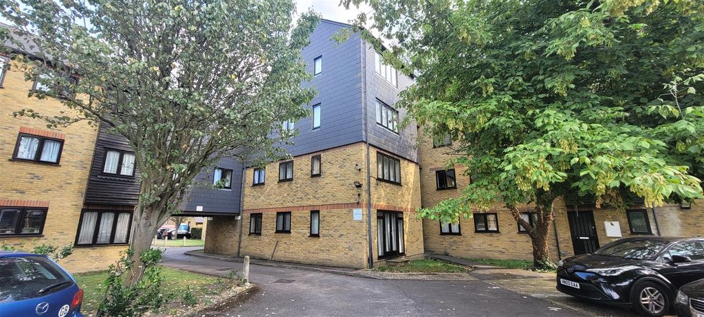 Property photo 1 of 8 6 Kipling Court.Jpg