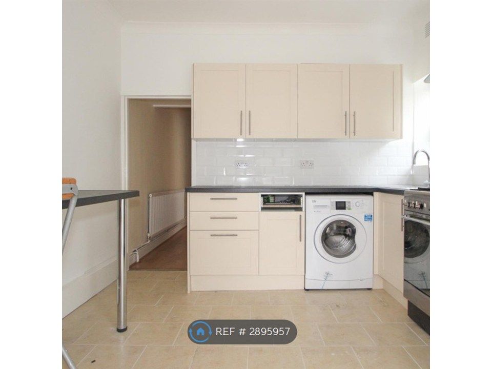 Property photo 1 of 8 Kitchen