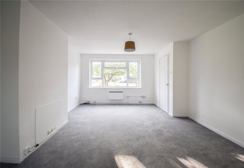 Property photo 2 of 9 Picture No. 28