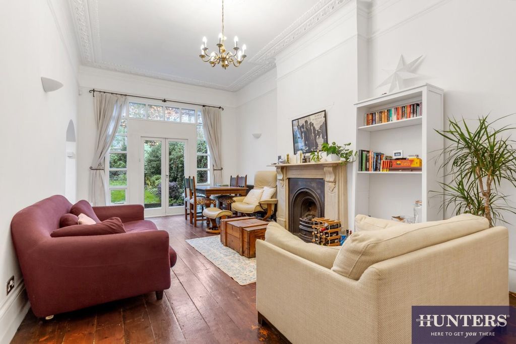 Property photo 1 of 12 Reception