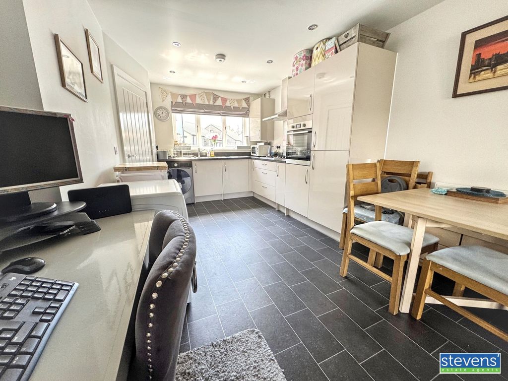 Property photo 3 of 14 Img_9965