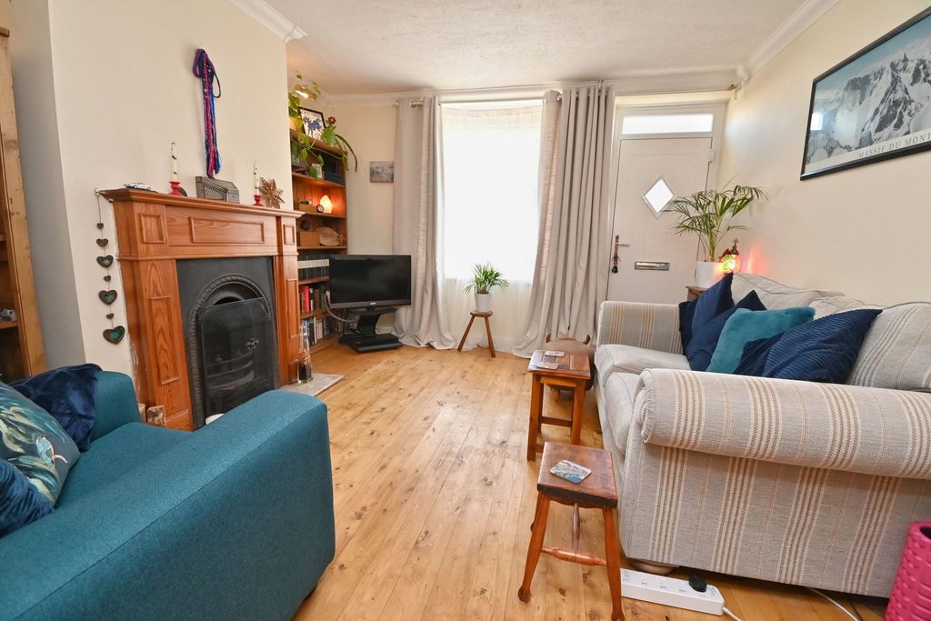 Property photo 3 of 13