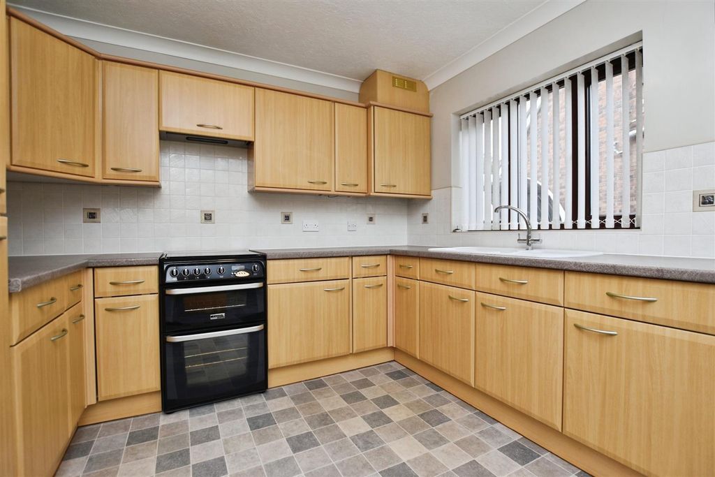 Property photo 3 of 20 3Acb27F2-Kitchen 20Aa.Jpg