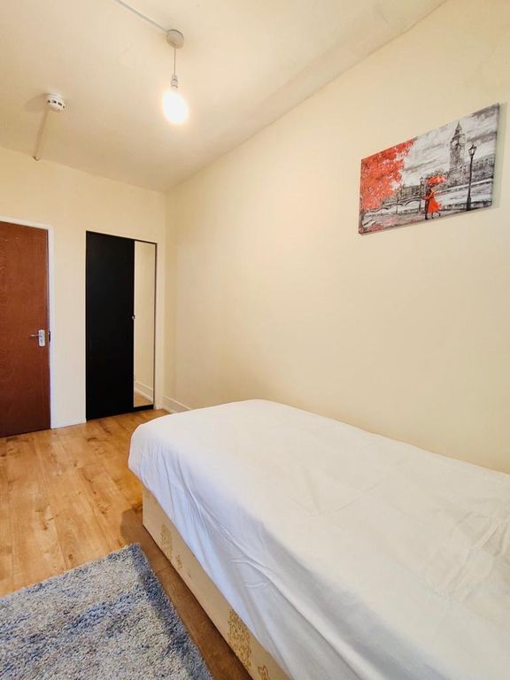 Property photo 2 of 2 Room
