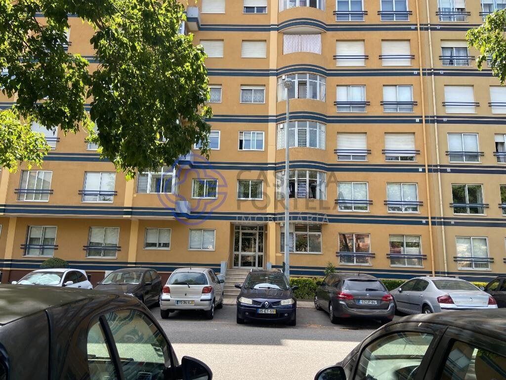 Property photo 1 of 51 T3+1 Apartment For Sale In S. Mamede Infesta With Balcony And Another Space Prepared For A Closet