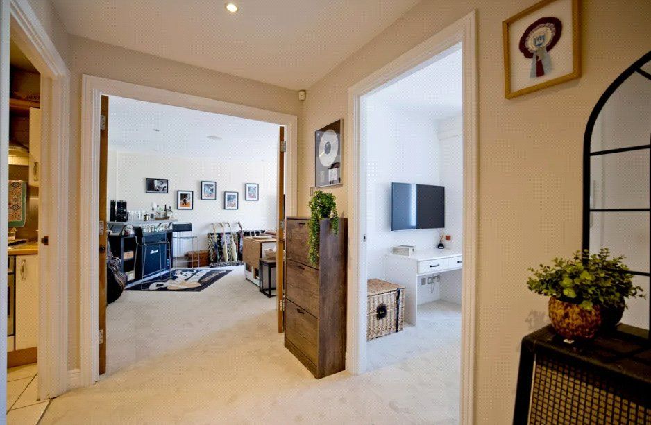 Property photo 3 of 13 Picture No. 02