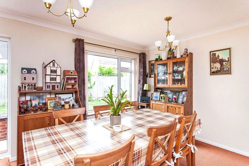 Property photo 2 of 8 Living Room/Dining R