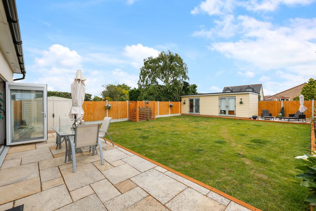 Property photo 2 of 19