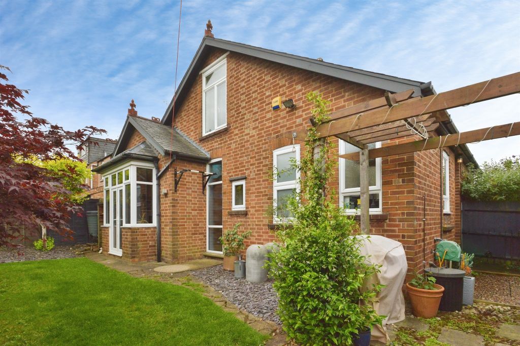 Property photo 1 of 18