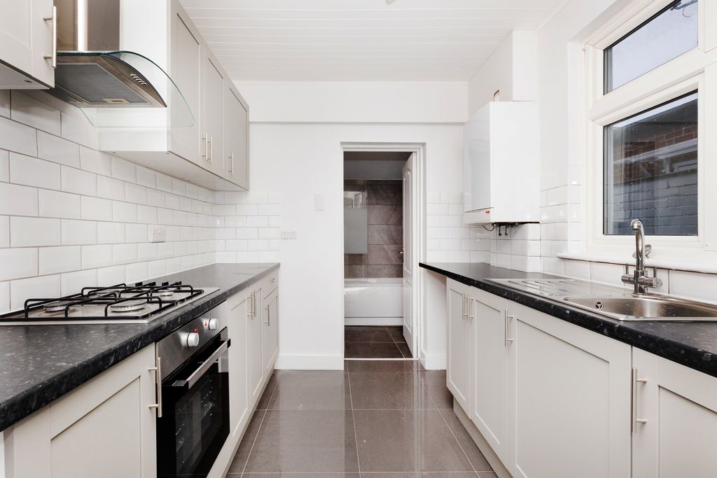 Property photo 1 of 28