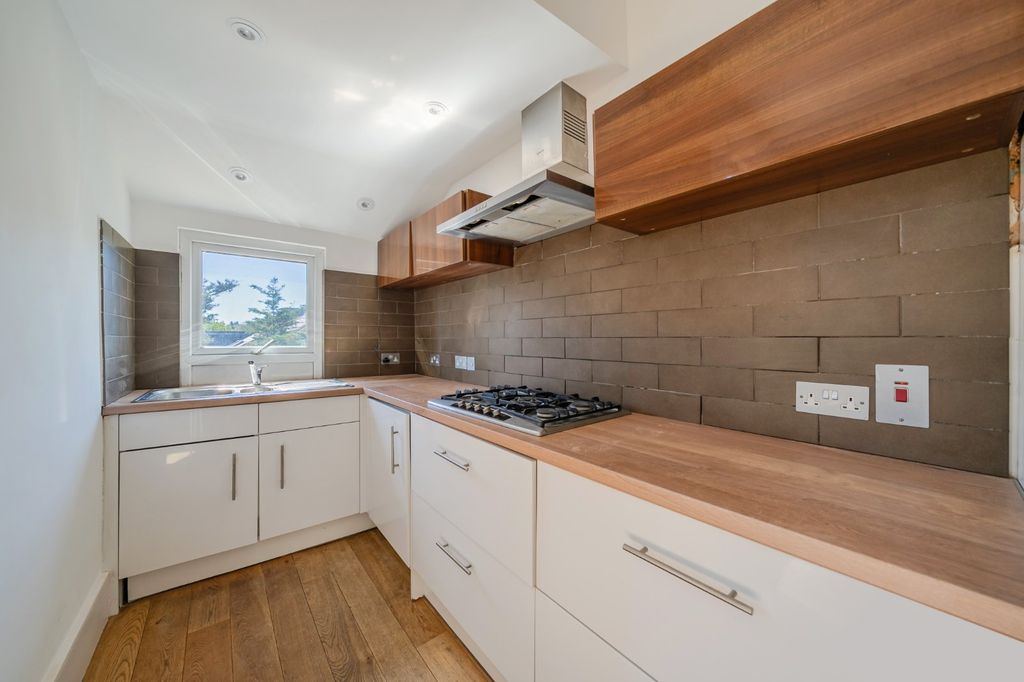 Property photo 2 of 10 Picture No. 03