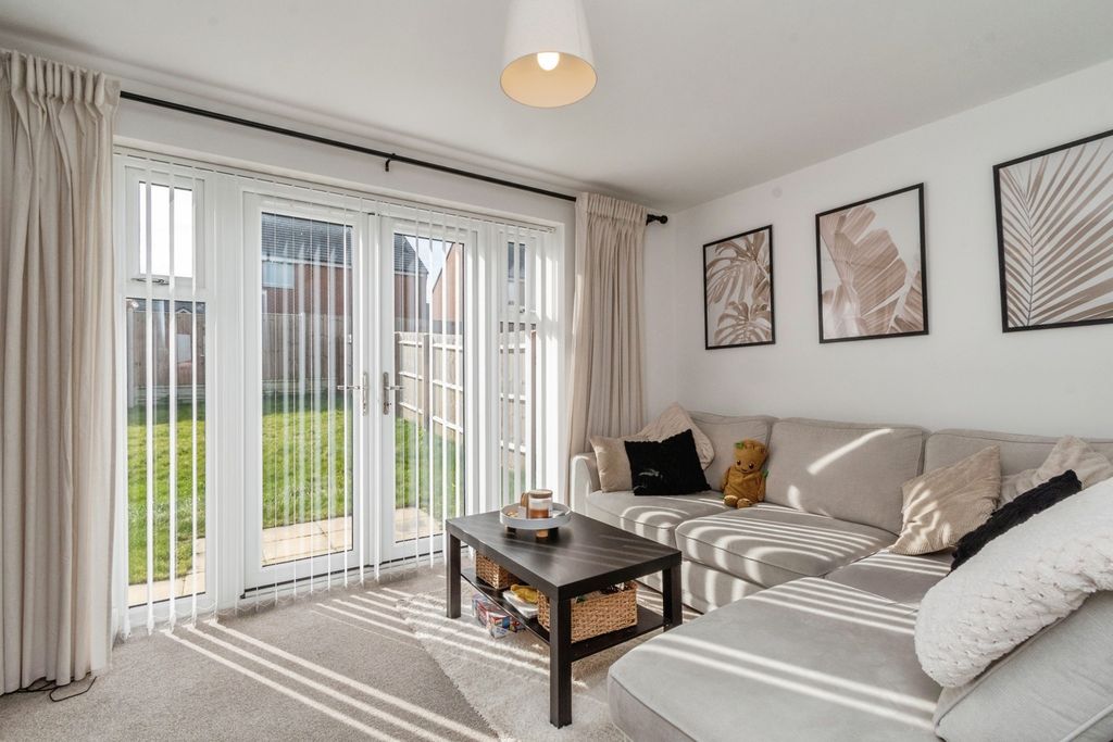 Property photo 2 of 20 Pbox-Img.Jpg