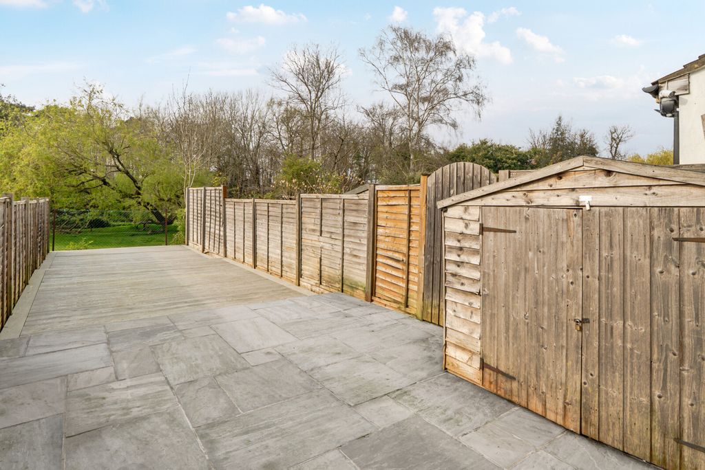 Property photo 2 of 15 1-69c2577F5Cf6A-1...