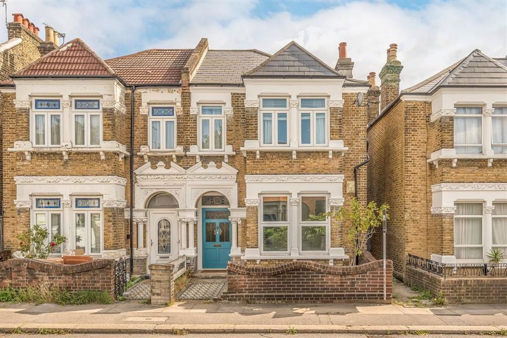 Property photo 1 of 6