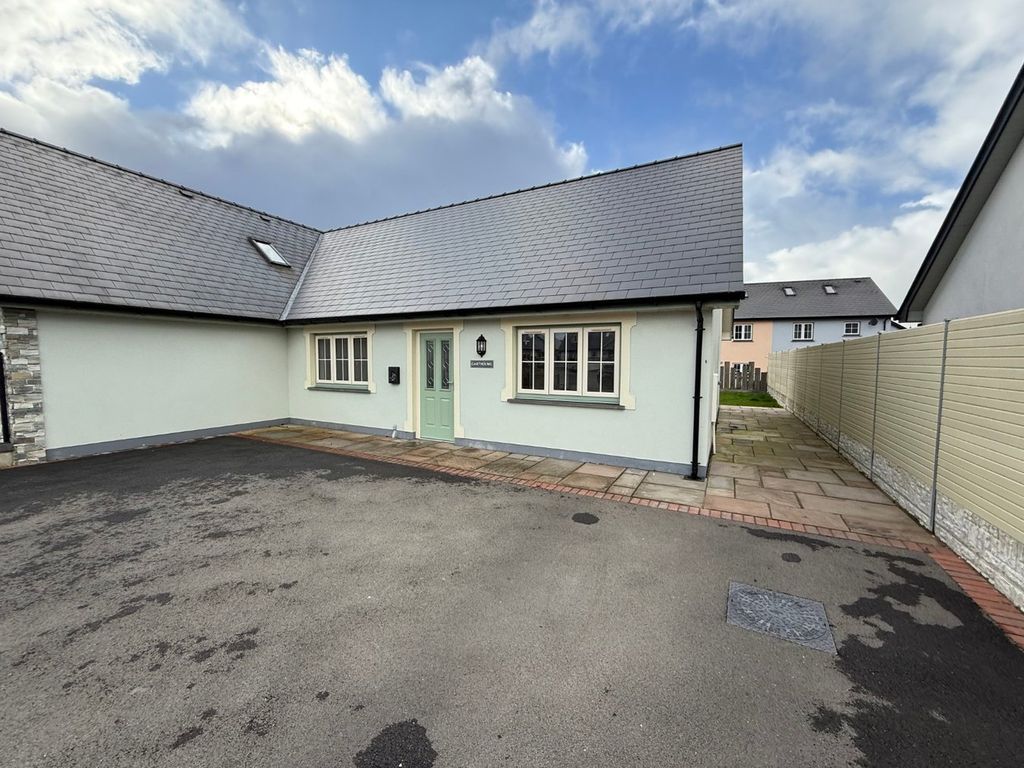 Property photo 2 of 19