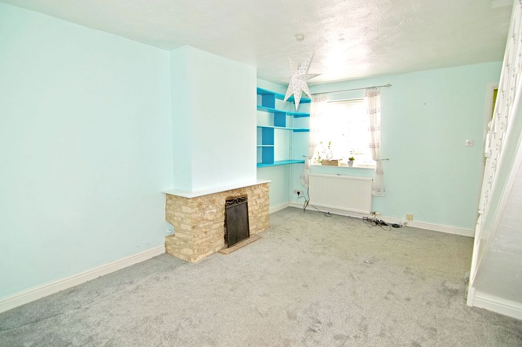 Property photo 3 of 8
