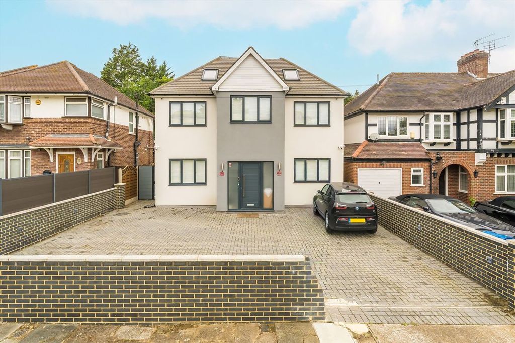 Property photo 1 of 9