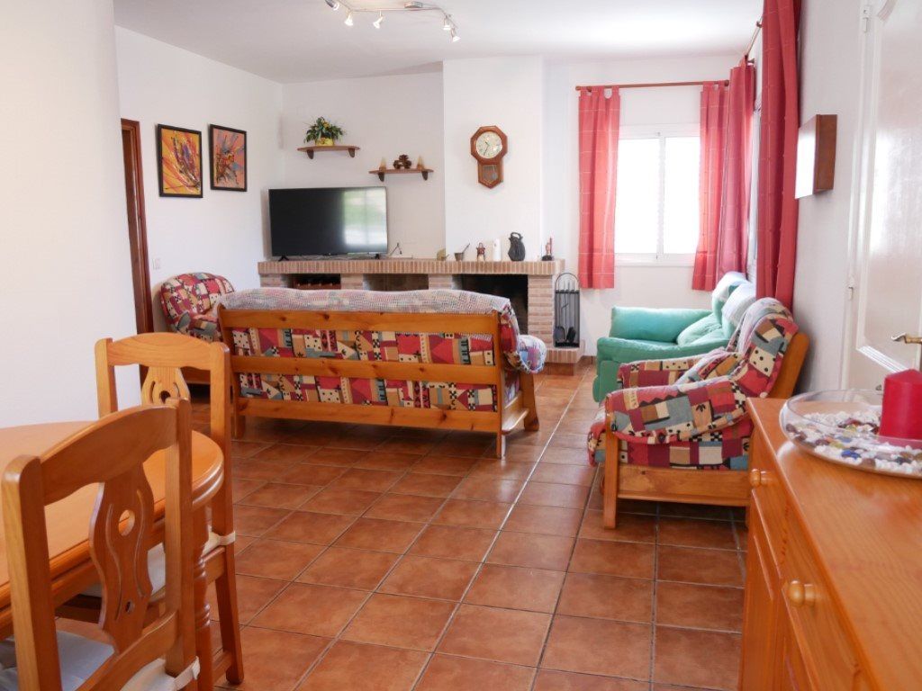 Property photo 3 of 37