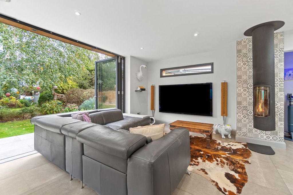 Property photo 3 of 16