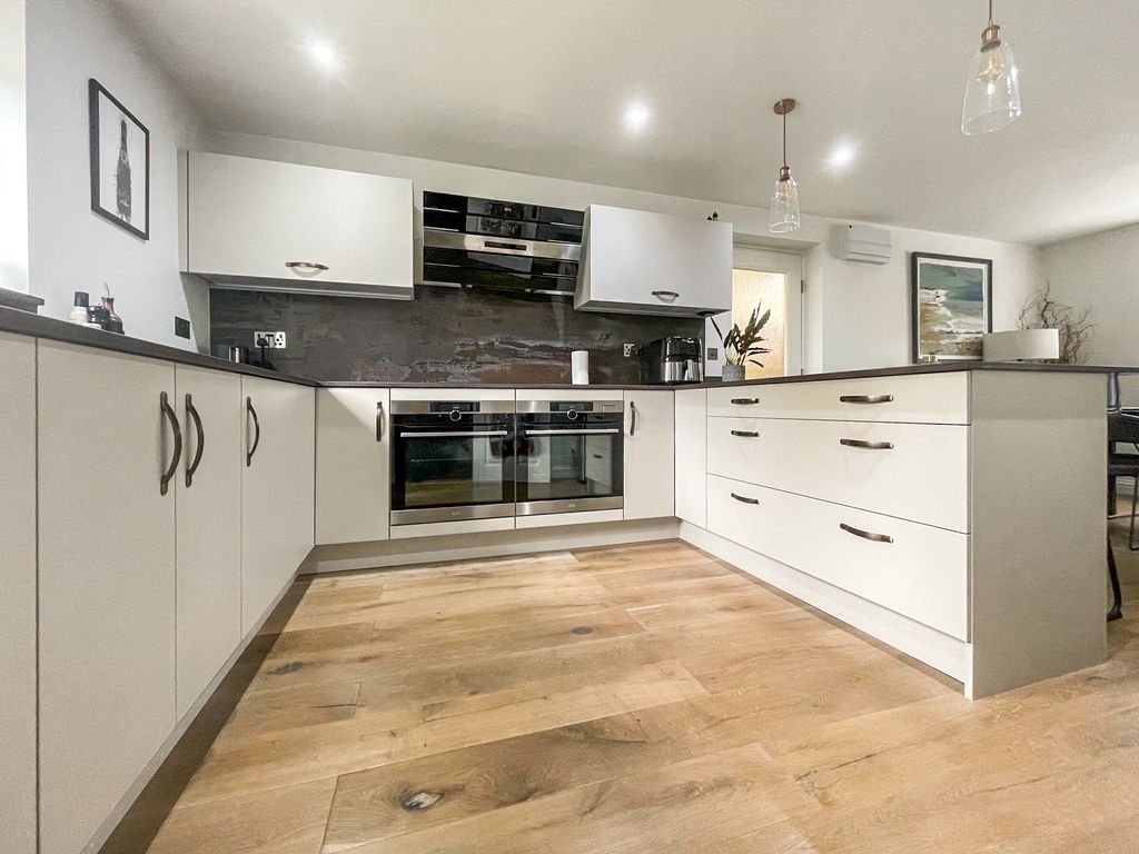 Property photo 2 of 15 17