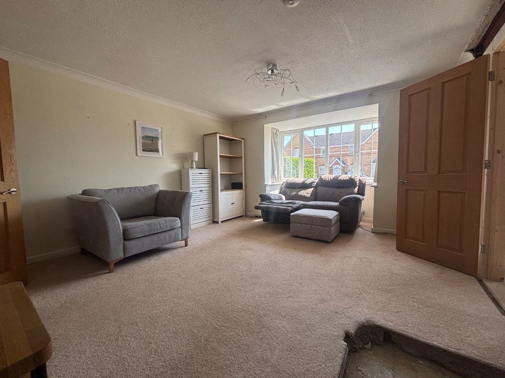 Property photo 2 of 13 4636231