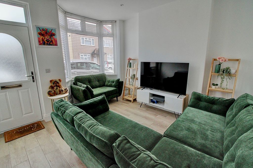 Property photo 2 of 24 2