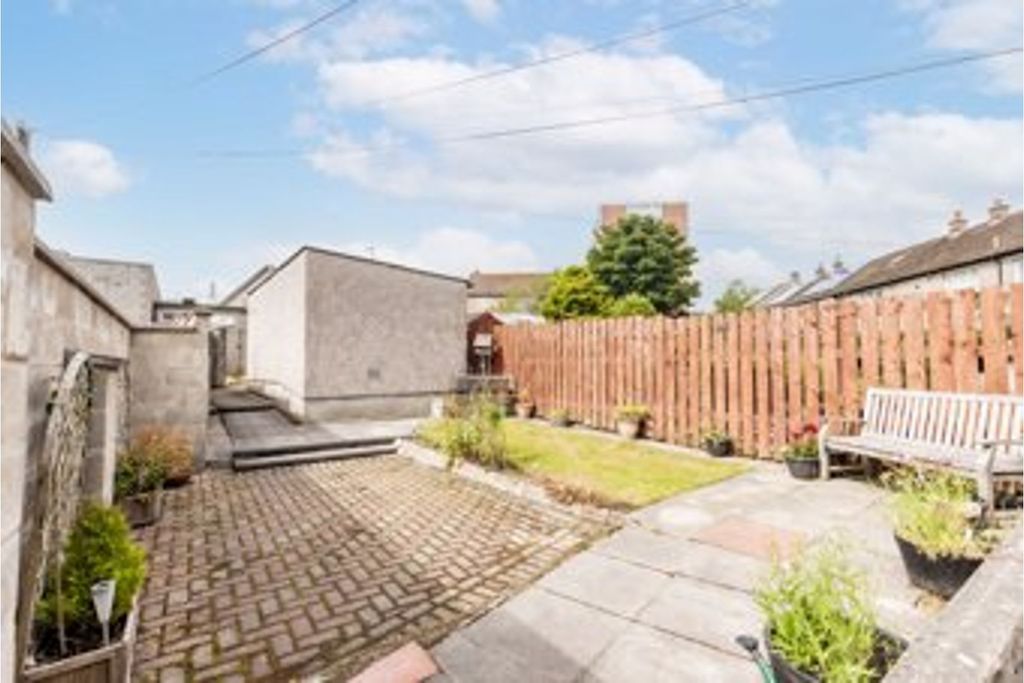 Property photo 2 of 20