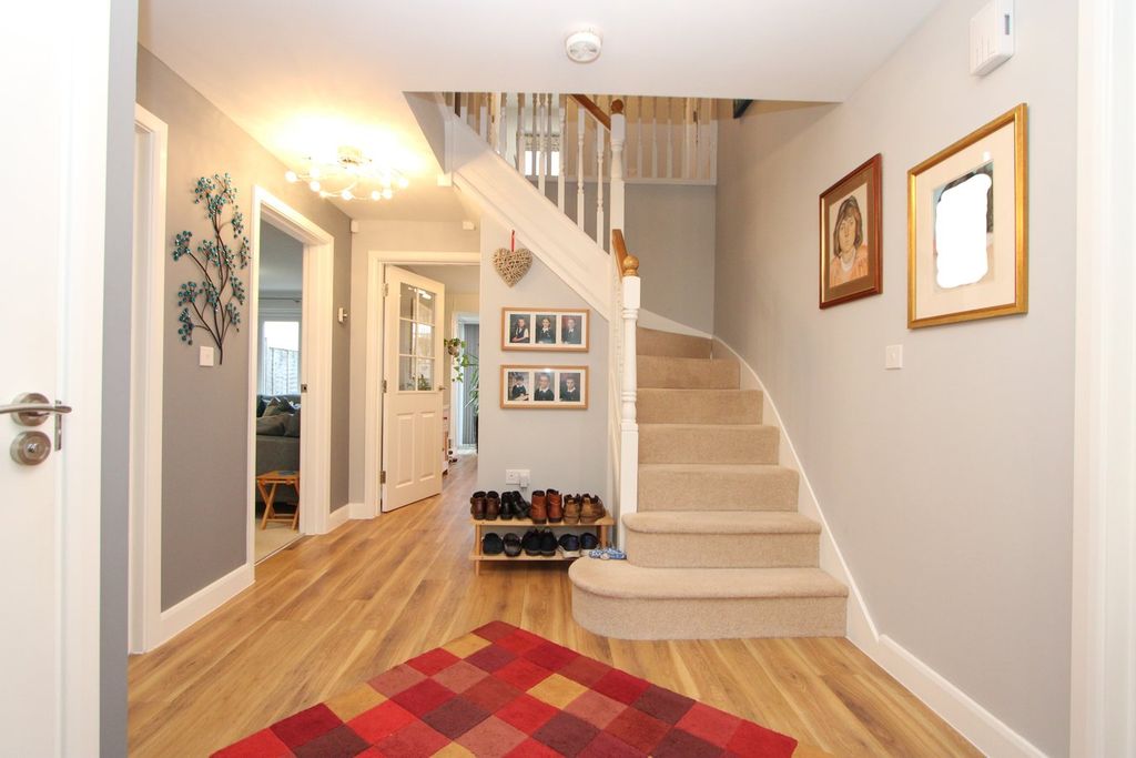 Property photo 2 of 35