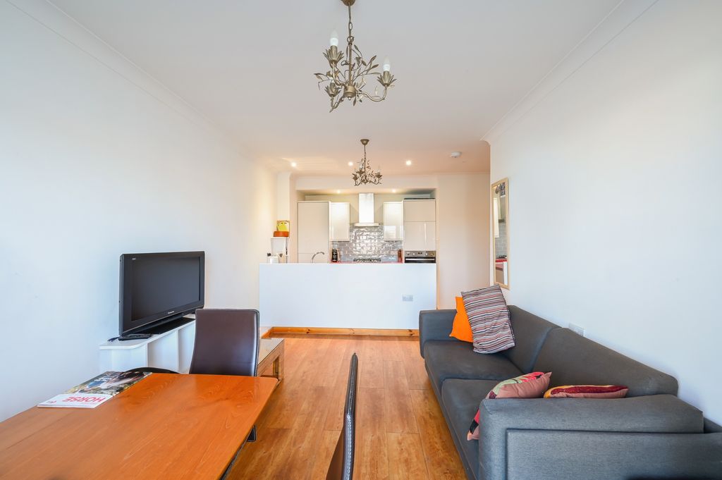 Property photo 3 of 12