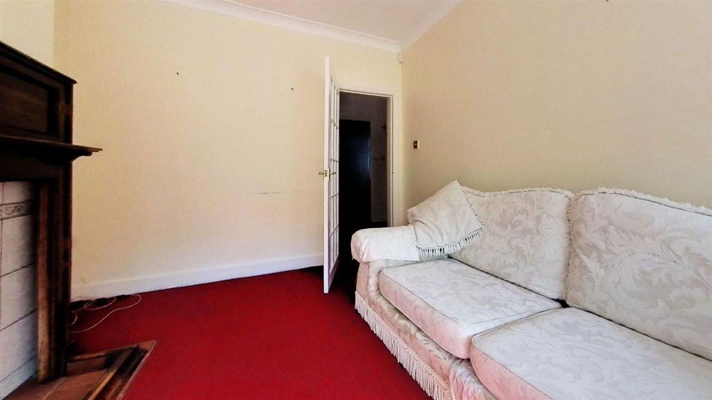 Property photo 3 of 18 106-Bournbrook-Road-