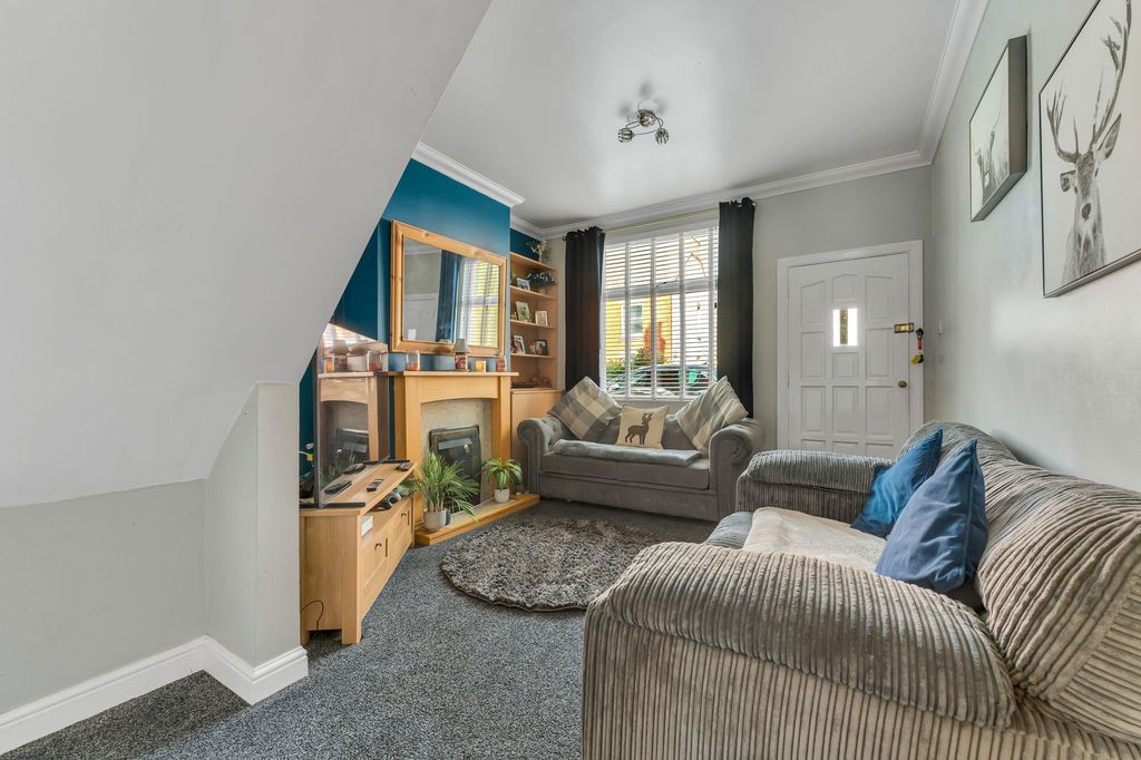 Property photo 3 of 25