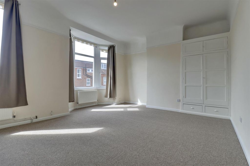 Property photo 1 of 14 49D4B2Ad-F5F0-4613-Ba05-72Af7795Fa88_1_201_A.Jpeg