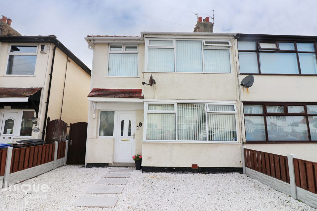 Property photo 1 of 27