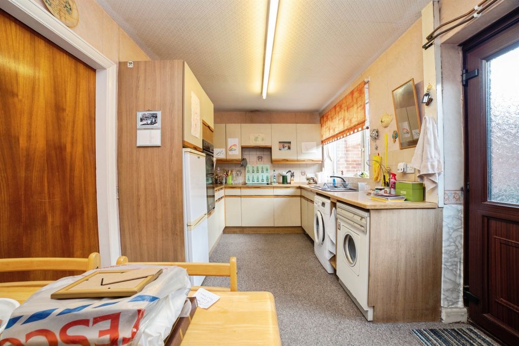 Property photo 3 of 34
