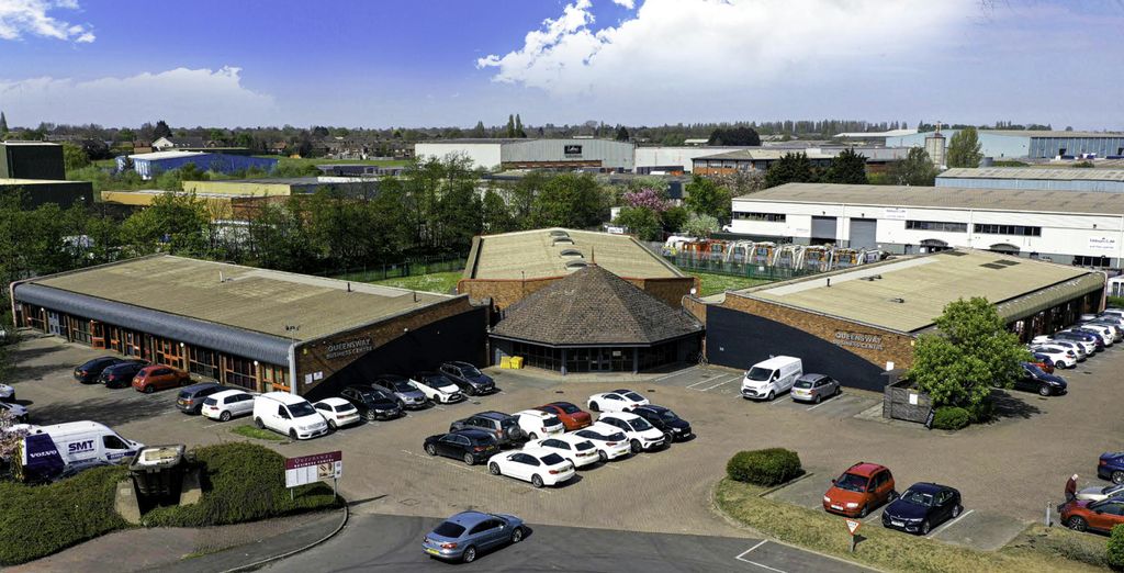 Property photo 1 of 13 Queensway 01  Edit Copie.Jpg