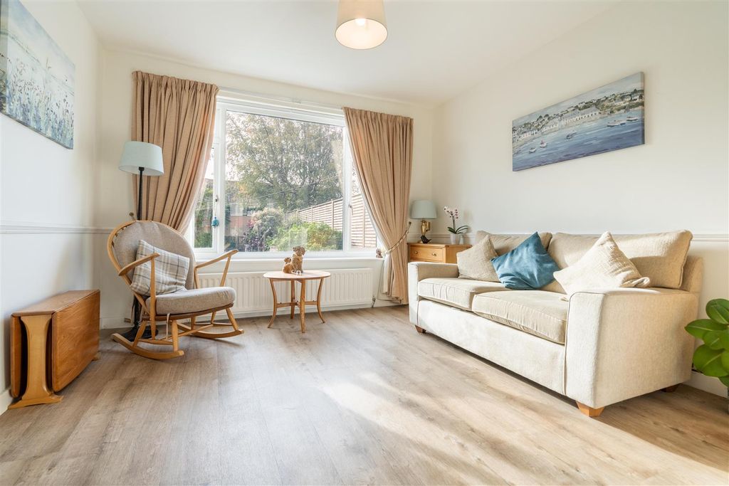 Property photo 3 of 11 Sitting Room