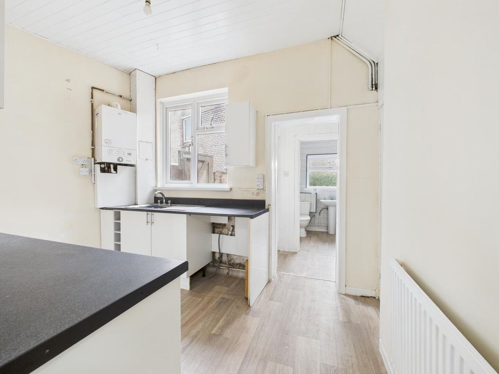 Property photo 3 of 13 Kitchen