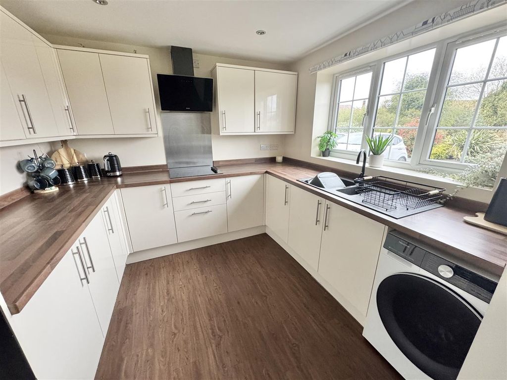 Property photo 3 of 16 Img_1424.Jpg