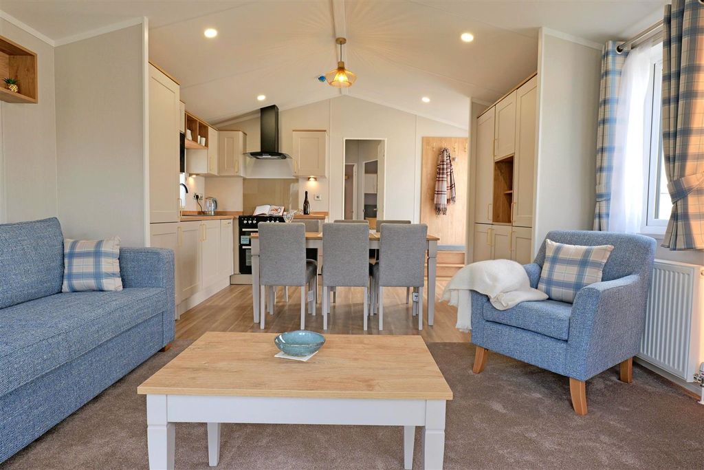 Property photo 2 of 10 Open Plan Living
