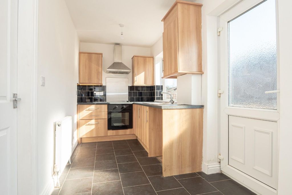 Property photo 3 of 25 Kitchen/Diner