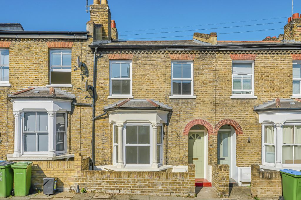 Property photo 2 of 11 Daniel_Watney__Tuskar_Street__Se10_1.Jpg