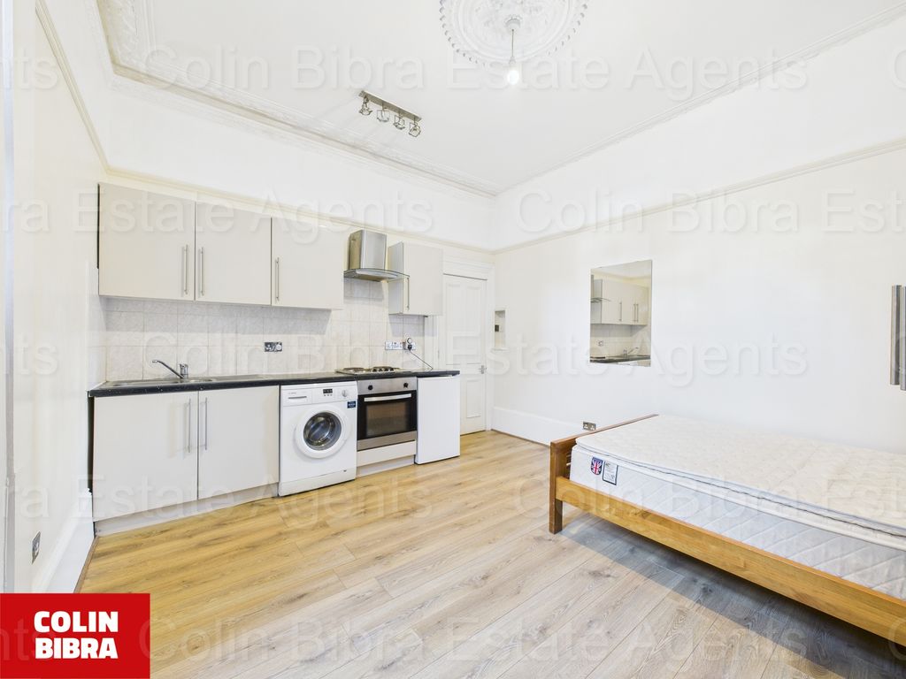 Property photo 2 of 9 Cam04175G0-Pr0049-Still009