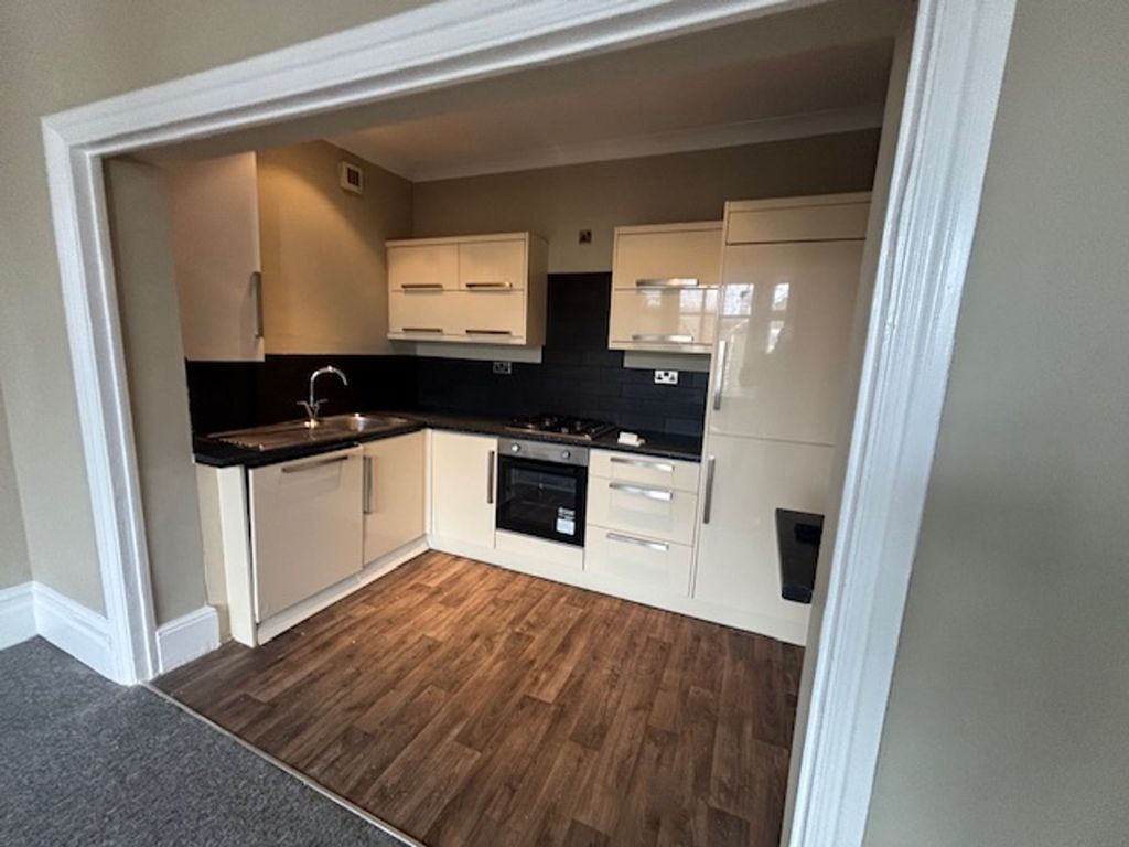 Property photo 3 of 14 Kitchen