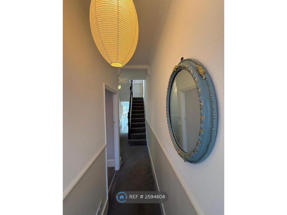 Property photo 1 of 7 Entrance