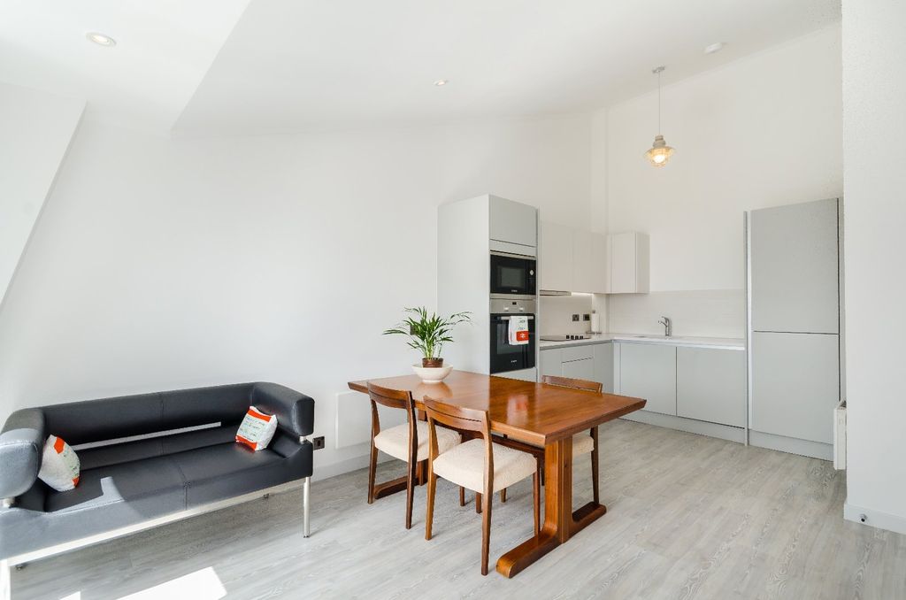 Property photo 2 of 13 Picture 2